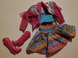 EUC Barbie Doll Western Fun 9932 Jacket Skirt Shirt Boots Pink 1989 - £18.90 GBP