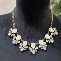 Womens Fashion White Floral Glass Bead Stones Collar Necklace with Lobster Clasp - £22.05 GBP