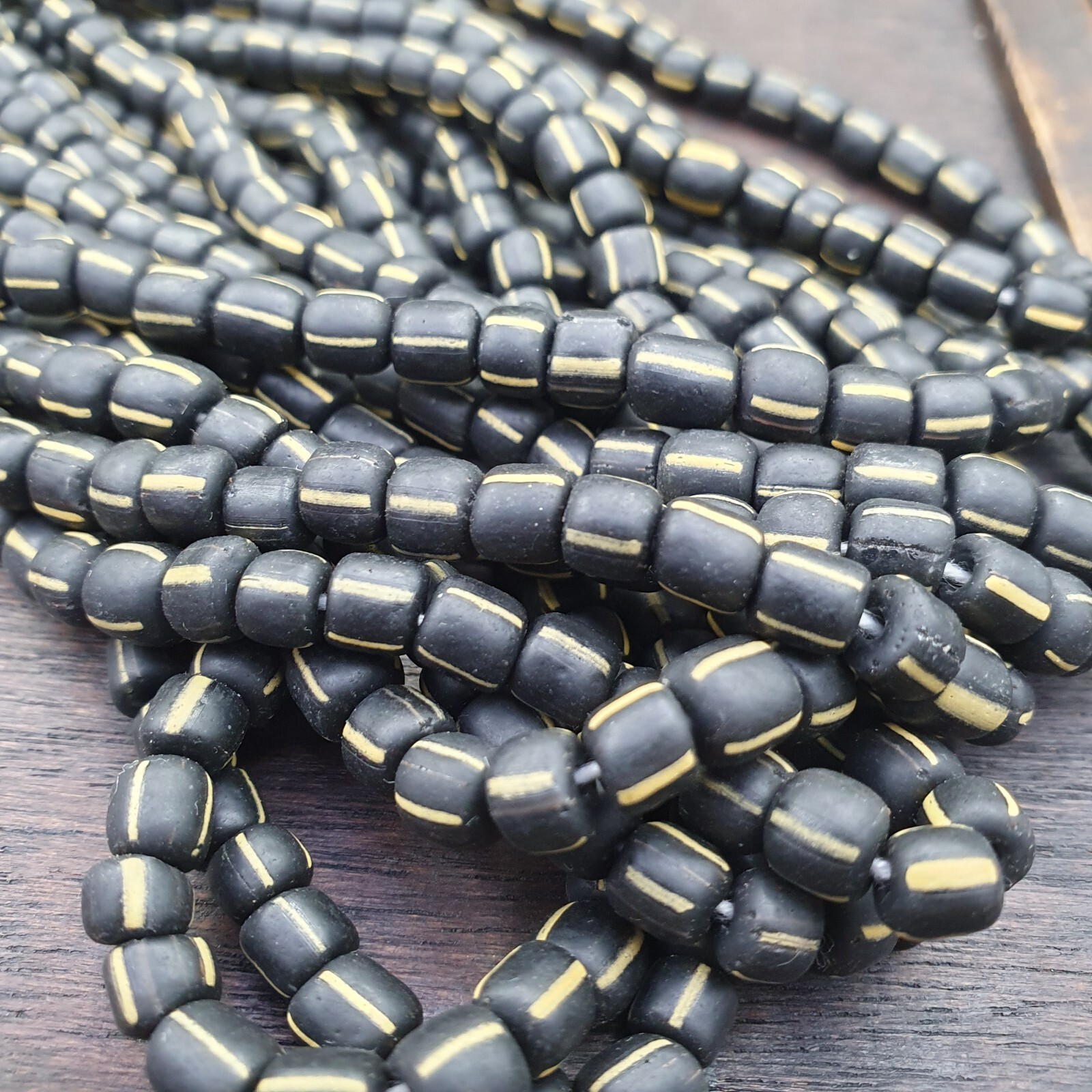 Lotto 2 fili OLD AFRICAN Yellow Stripes Black GLASS BEADS fili vintage - $32.27