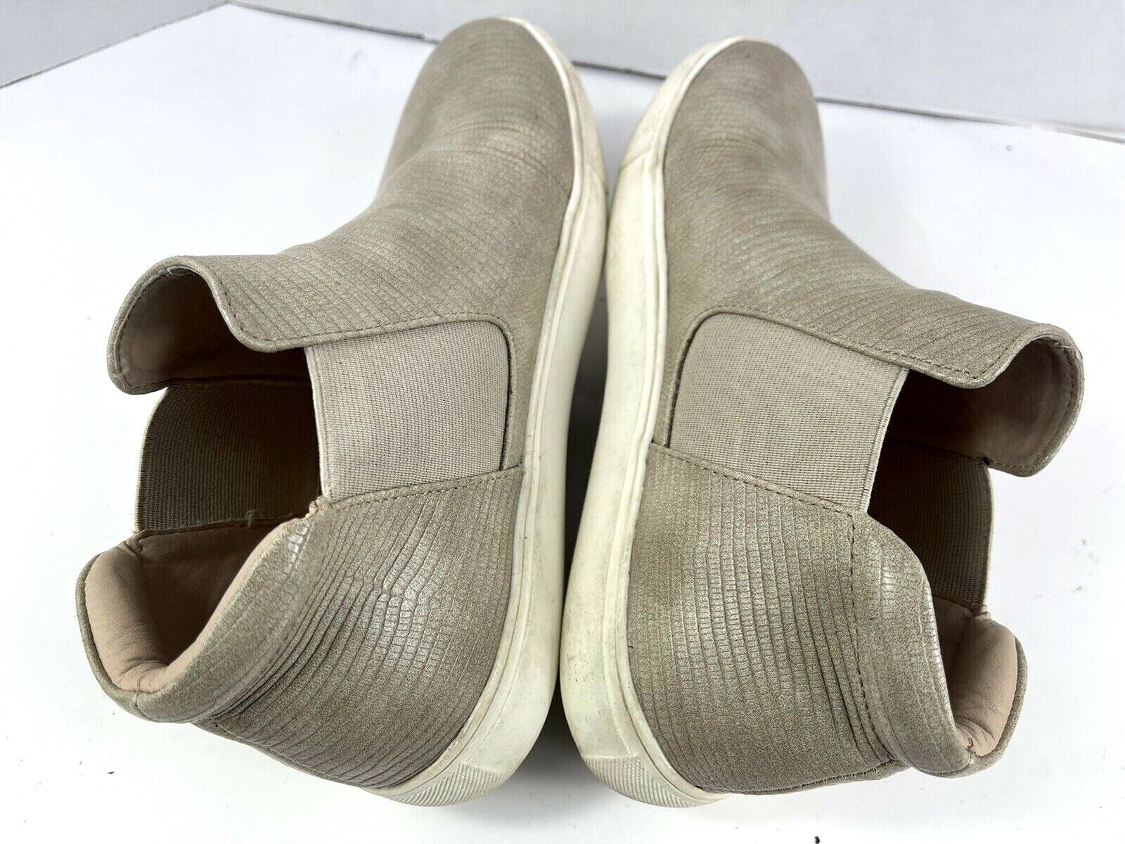 Coconut by Matisse Boots Women 9M Harlan Shoes Grey Snake Embossed Slipon Bootie Item image 8