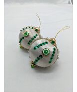 Set Of (2) Vintage Christmas Holiday Handmade Push Pin Ornaments 2 1/2&quot; - $189.82 MXN