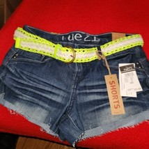 Rue 21 Women&#39;s Sexy LOW-RISE Short Shorts Stretchy Size 5/6 w/BELT, New W/ Tags - £11.71 GBP