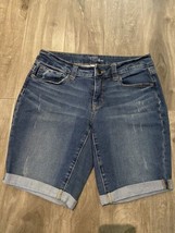 Time and Tru Women&#39;s Size 10 Blue Denim Distressed Mid-Rise Cuffed Shorts - £14.34 GBP