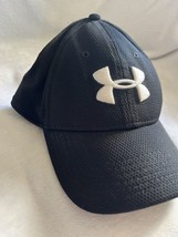 Under Armour Hat LARGE/XLarge Black White Embroidered Logo Fitted Ball Cap - $12.65