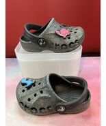 Crocs Classic Glitter Clog Black Metallic Sparkle Sandals Kids Size 7C - $330.96 MXN