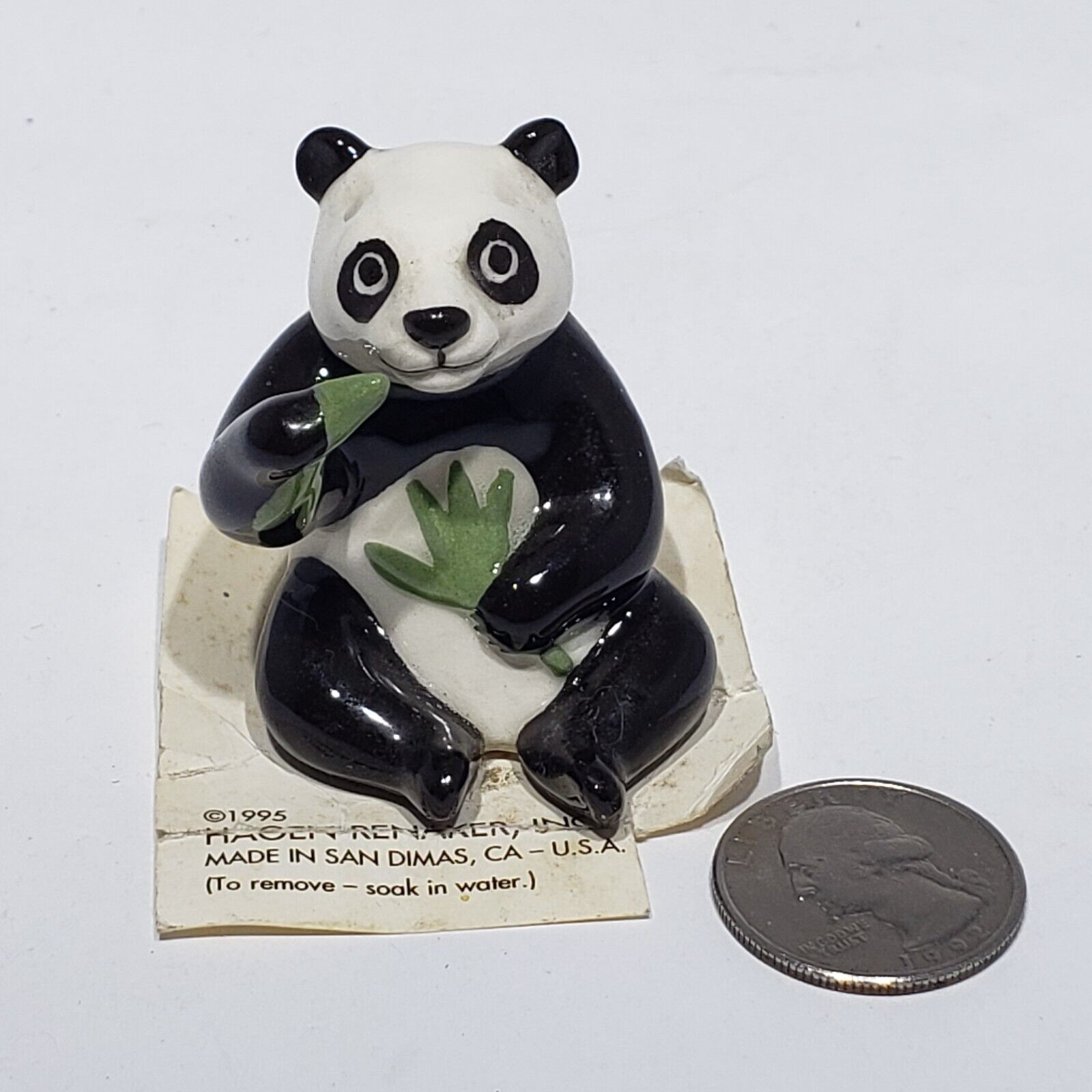 VTG Hagen Renaker 1995 Panda Porcelain Figurine Eating Bamboo On Original Card - $12.95