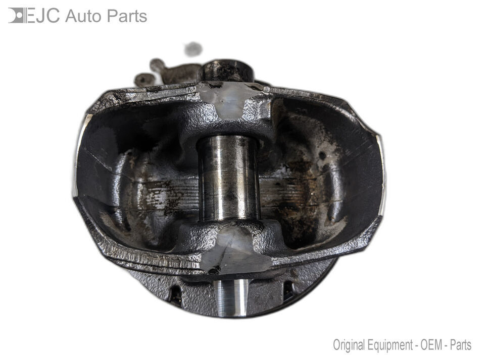 Right Piston For 15-18 Cadillac Escalade ESV  6.2  L86 Passenger Side - $39.55