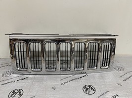 2006 2007 2008 2009 2010 Jeep Commander Chrome Oem Grille - $85.00