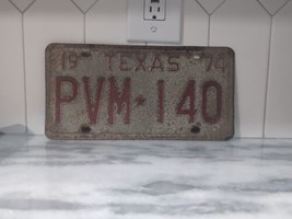 Vintage 1974 Texas TX Passenger Vehicle License Plate PVM-140 Red Text - £10.17 GBP