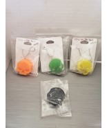 3 Glow in the Dark Skull Necklaces and 1 Black  - $298.53 MXN