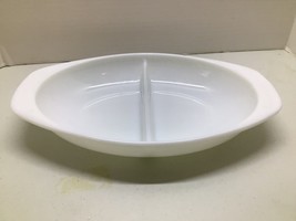 An item in the Pottery & Glass category: Milk Glass Pyrex 1063 Divided Serving Dish Casserole Vegetable 1 1/2qt White VTG