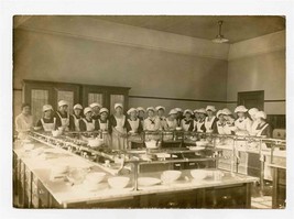 1915 Women Servers in White Hats and Aprons at Restaurant Black and White Photo - £29.59 GBP