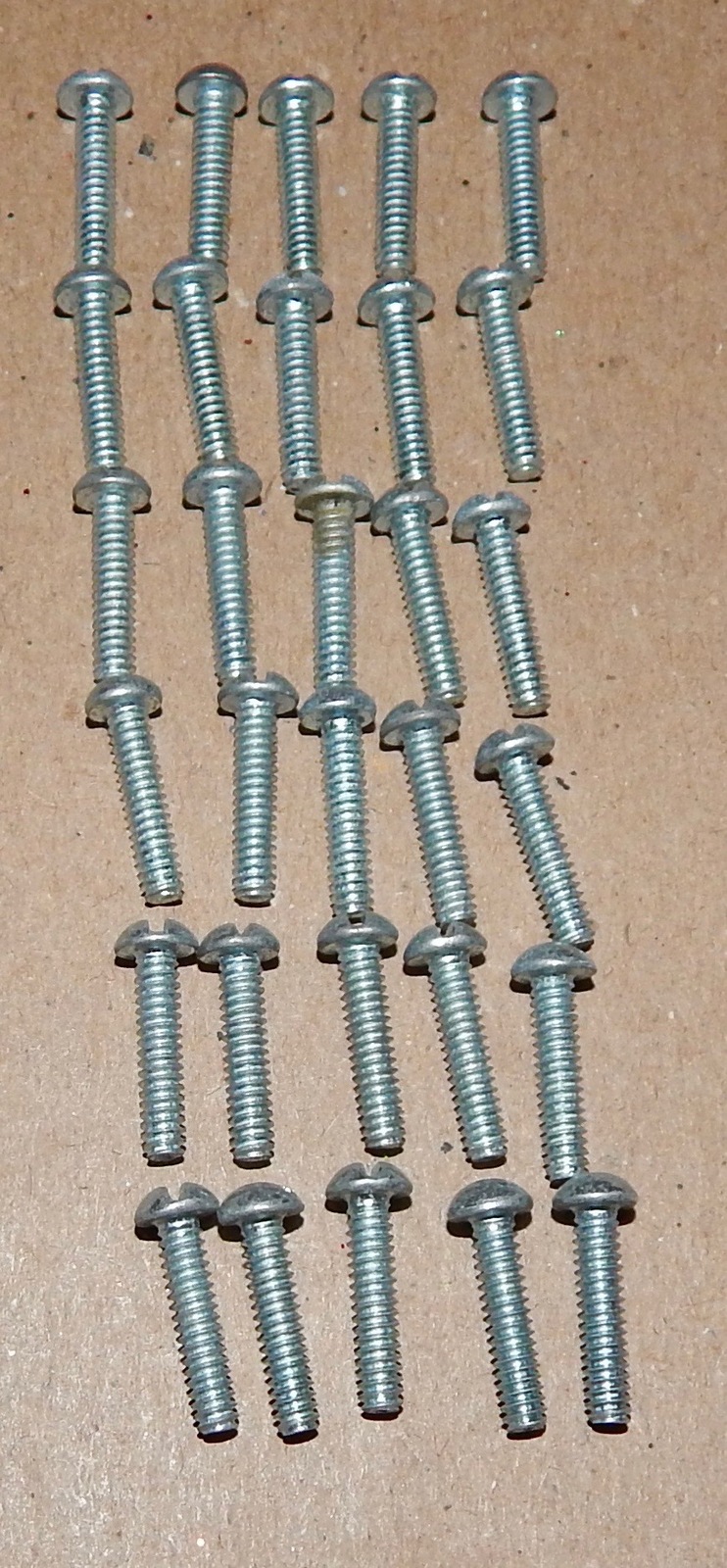 Machine Screws 4/40 Thread x 1/2" 30 Each Round Head Slotted Zinc Plated 165W - $4.99