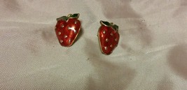 015 Vintage? Metal Strawberry Earrings 3/4 Inch - £1.54 GBP