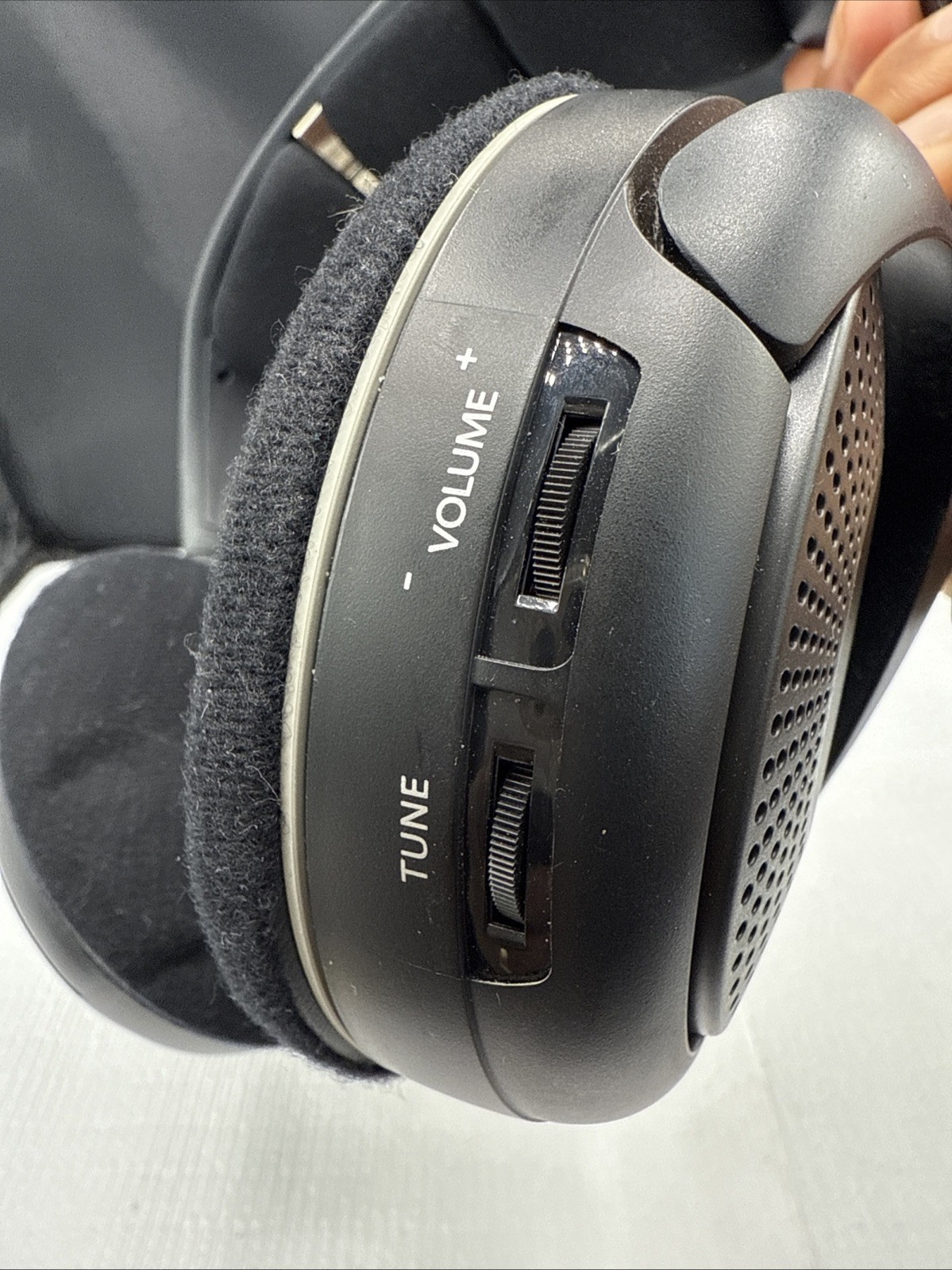 Genuine Original OEM Replacement Sennheiser HDR135  Wireless RF Headphones ONLY Item image 4