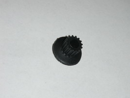 Gear + Snap Ring for Motor Shaft in Bread Maker Model B2300 Black and Decker - £3.90 GBP