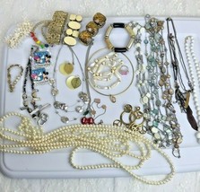 Mixed Jewelry Lot #7 Necklaces Bracelets Earrings 30 Items  - £33.70 GBP