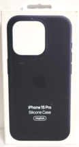 Apple - iPhone 15 Pro Silicone Case with MagSafe - Black MT1A3ZM/A OPEN BOX - £16.64 GBP