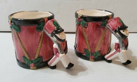 Beautiful 1993 Fitz &amp; Floyd Omnibus Toy Soldier Drum Christmas Mug Set OF 2 - $27.71