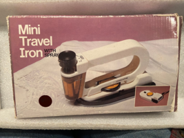 Vintage Mini Travel Iron w/Spray From Sterns *Pre-Owned/Nice w/Box* m2 - $15.99