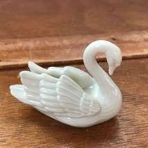 Estate Small Lenox Marked Cream Porcelain Swan Figurine Figure – signed on  - £7.46 GBP