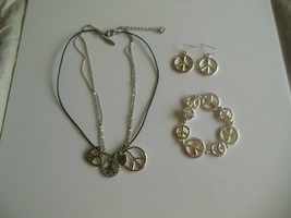 Aeropostale Peace Sign Charm Necklace, Bracelet &amp; Earrings Set - £17.03 GBP