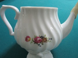 Royal Oak Teapot Floral White With Spout Cover - £35.61 GBP