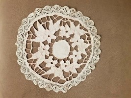Vintage Handmade Hand Embroidered Small Round Table Cloth 1950s - $19.70