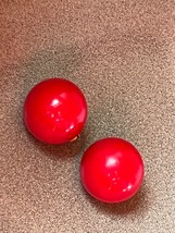 Vintage Trifari Signed Domed Round Plastic Cherry Red Button Clip Earrin... - £10.25 GBP
