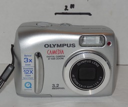 Olympus CAMEDIA D-535 Zoom 3.2MP Digital Camera - Silver Tested Works - £27.06 GBP