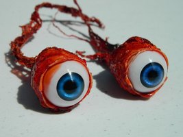 Dead Head Props Pair of Realistic Life Size Bloody Ripped Out Eyeballs -... - £23.97 GBP