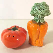 Vintage Tomato Carrots Salt &amp; Pepper Shakers Ceramic Vegetables Made In Japan - £8.17 GBP