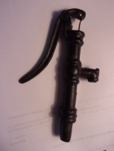 VTG Cast Iron Water Pump Salesman Sample Miniature Original  Patina 7-1/2&quot; - $367.74 MXN