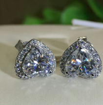 2.00CT Forma Corazón Halo Imitación Diamante Tuerca Pendientes 9K Blanco... - $57.41