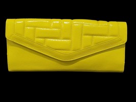 HOBO International Neon Yellow Leather Wristlet Clutch with mirror - £58.38 GBP