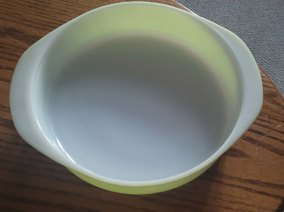 Vintage Pyrex 10&quot; Lime Green Baking Dish Collectible Decorative Nice Pretty - $25.99