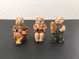 Set of 3 Vintage Resin Pig Figurines Piggy Family Miniature 1¾&quot; Tall - £15.64 GBP