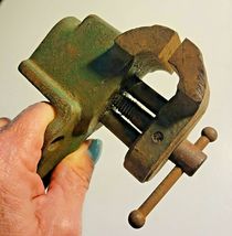 WALKER TURNER "THE DRIVE LINE" CLAMP-ON BENCH VISE FOR JEWELERS image 3