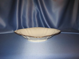 Chadwick Centerpiece Dish with 24K Trim by Lenox. - £23.46 GBP