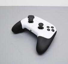 Razer Raiju V3 Pro Wireless Gaming Controller with TMR Thumbsticks image 7