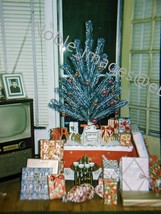 1961 Young Couple MCM Christmas Tree Display Chicago 35mm Slide - £4.35 GBP