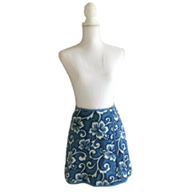 Vintage Women&#39;s Wrap Skirt Floral White &amp; Blue Size 5 Juniors - Made in ... - £24.65 GBP