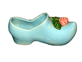 Vintage 1940&#39;s McCoy  Blue Dutch Clog Show w/ Pink Rose Wall Pocket. USA.  7.5 &quot; - £15.81 GBP