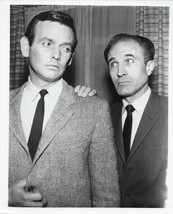 THE FUGITIVE  TV SERIES   DAVID JANSSEN  BARRY MORSE 8X10 PHOTO - £7.96 GBP