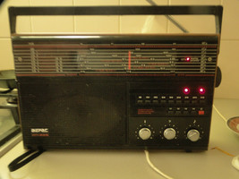 VTG SOVIET USSR VERAS 225 RADIO 8 BAND 2AM/LW/UKW/5SW WORLD RECEIVER #2 - £86.01 GBP