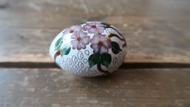 Vintage Chinese White Cloisonne Egg 2.25&quot; - £15.78 GBP
