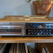 General Electric GE Spacemaker Under Cabinet AM FM Cassette Clock Radio ... - $36.63