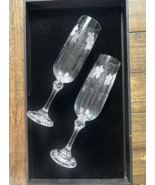 (2) Vintage Floral Etched CHAMPAGNE FLUTES, Elegant Glasses, Pre-Owned - $31.93 CAD