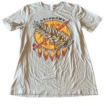 Canvas Womens Small Green Oklahoma Native American Graphic TShirt Top Tee - £4.64 GBP