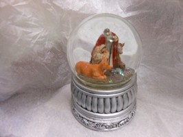 Roman Glitterdome &quot;Nativity, Plays The First Noel&quot; Musical Snow Globe 5 ... - $612.31 MXN